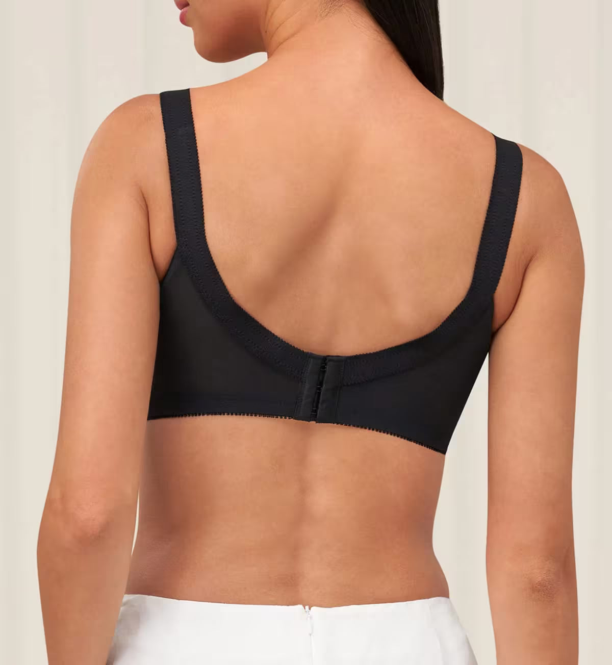 Black Color Triumph Doreen Famous Bra